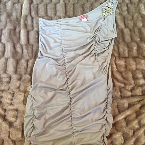 San Joy Dresses & Skirts - Dress